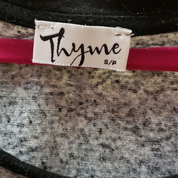 4/$20 🤩Thyme Grey/ Black TShirt - Picture 5 of 8
